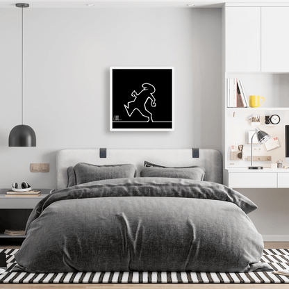 Ambientazione 'MrLINEA walking left', la rappresentazione artistica del movimento e del minimalismo firmata Cavandoli, con Linea bianca su fondo nero, per un tocco di classe.